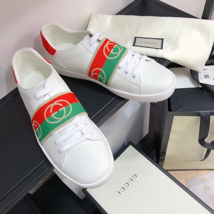 G*u*i ace sneaker with interlocking g 644748