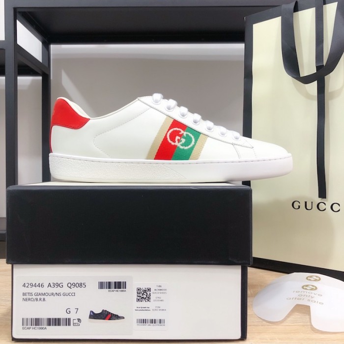 G*u*i ace sneaker with interlocking g 644749