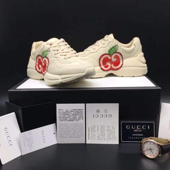 G*u*i rhyton leather sneaker with apple print