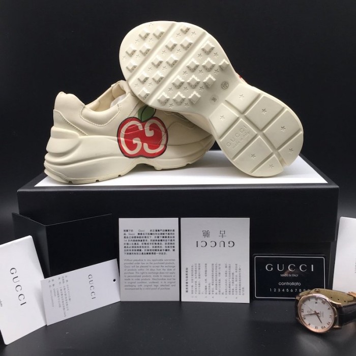 G*u*i rhyton leather sneaker with apple print