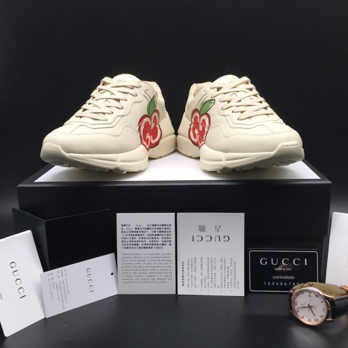 G*u*i rhyton leather sneaker with apple print