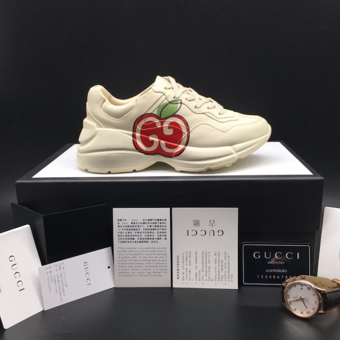 G*u*i rhyton leather sneaker with apple print