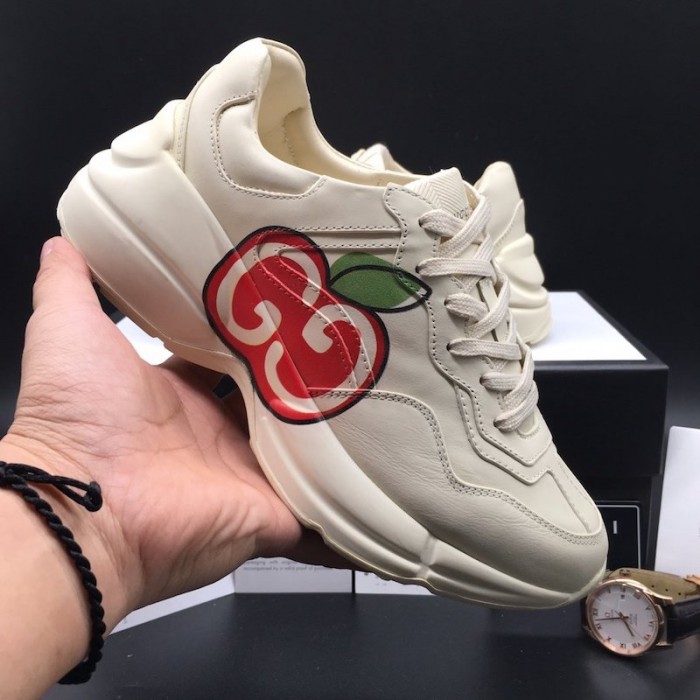 G*u*i rhyton leather sneaker with apple print