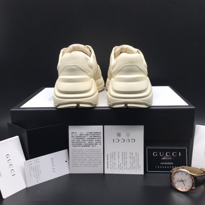G*u*i rhyton leather sneaker with apple print