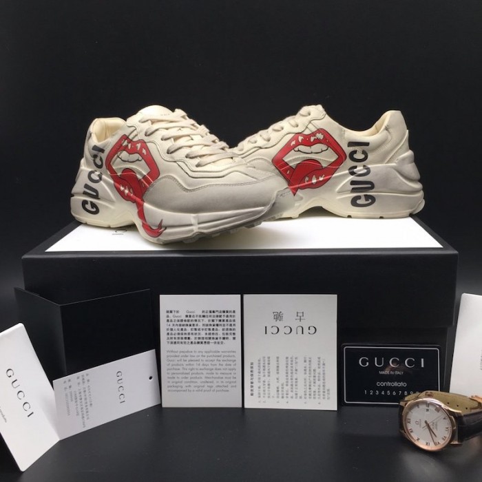 G*u*i rhyton leather sneaker with mouth print