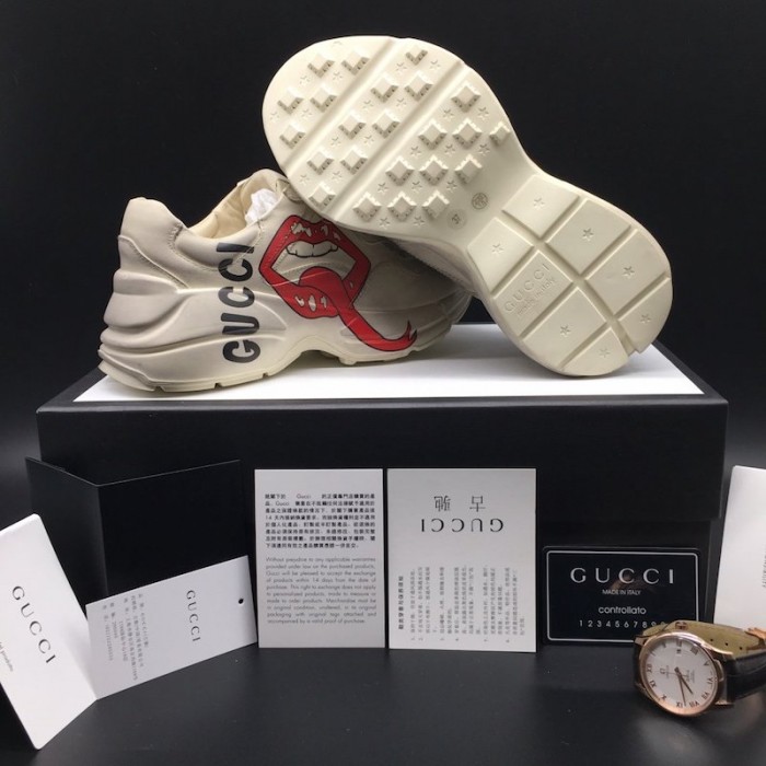 G*u*i rhyton leather sneaker with mouth print