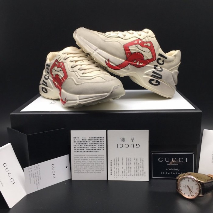 G*u*i rhyton leather sneaker with mouth print