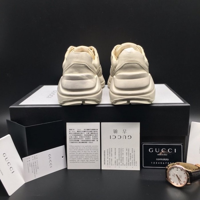 G*u*i rhyton leather sneaker with mouth print