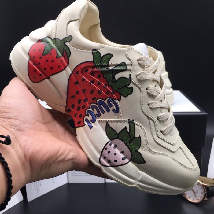 G*u*i rhyton leather sneaker with strawberry print