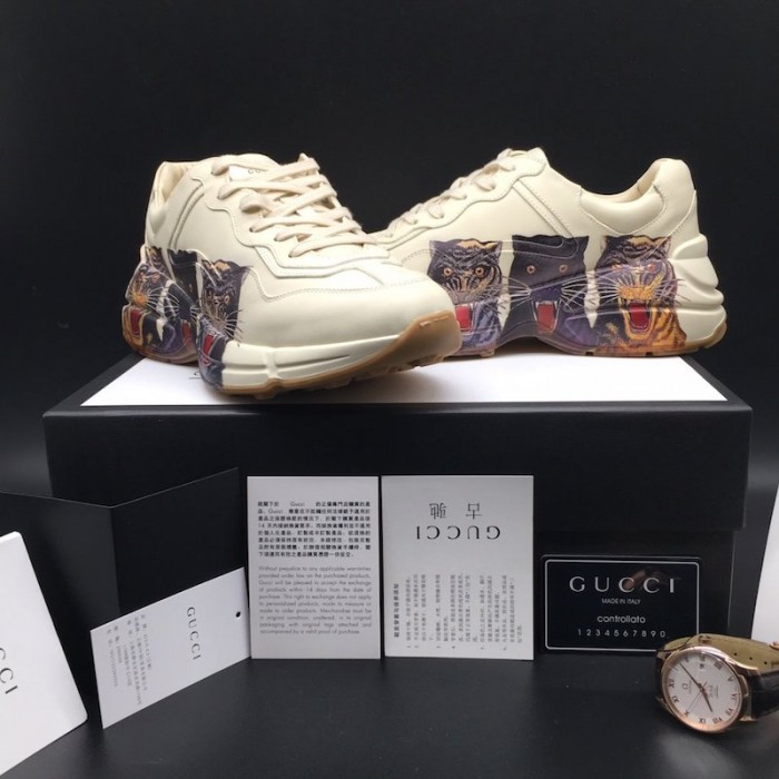 G*u*i rhyton leather sneaker with tigers