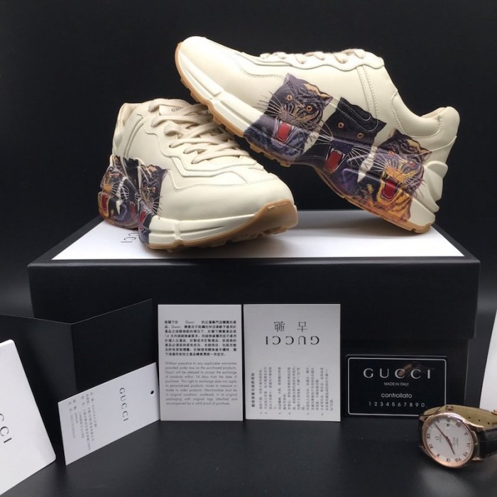 G*u*i rhyton leather sneaker with tigers