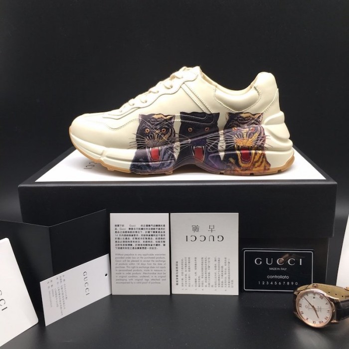 G*u*i rhyton leather sneaker with tigers