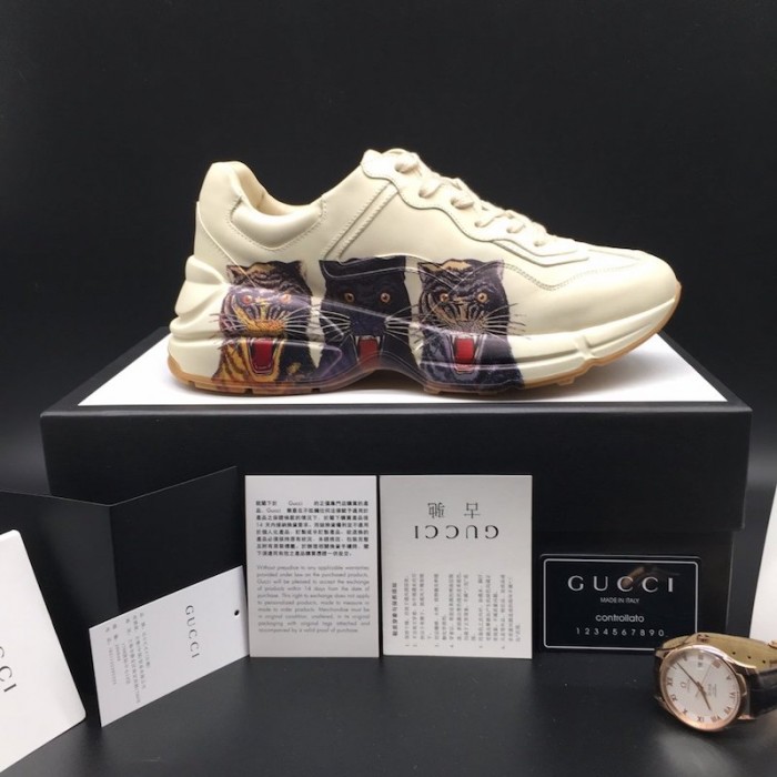 G*u*i rhyton leather sneaker with tigers