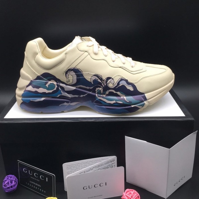 G*u*i rhyton leather sneaker with wave