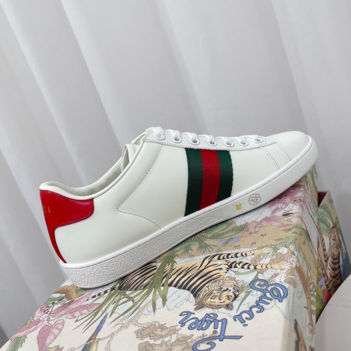 G*u*i tiger ace sneaker white
