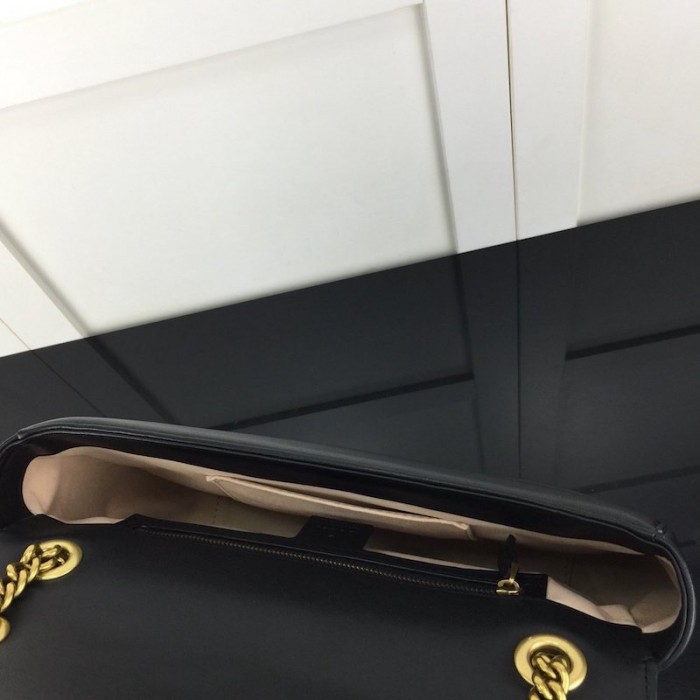 G*u*i gg marmont medium matelassé shoulder bag black