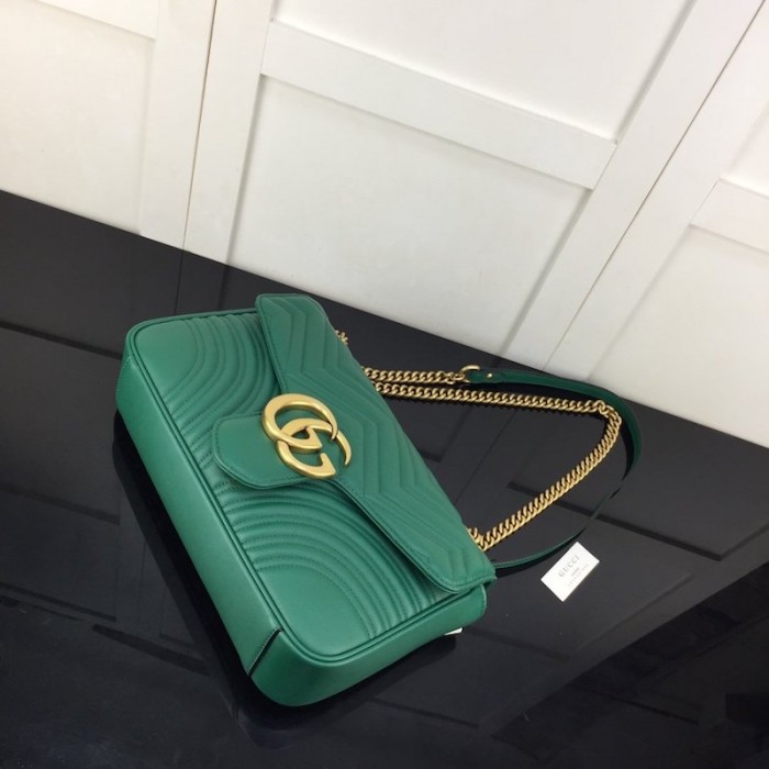 G*u*i gg marmont medium matelassé shoulder bag green