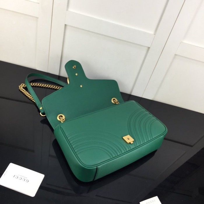 G*u*i gg marmont medium matelassé shoulder bag green