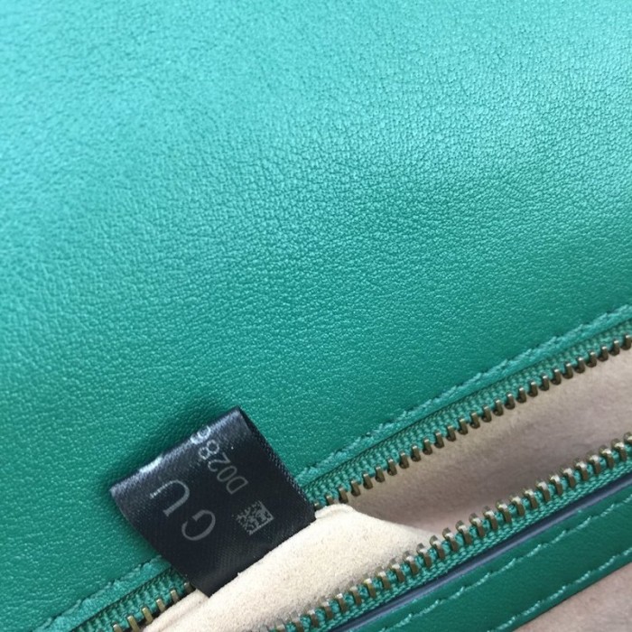 G*u*i gg marmont medium matelassé shoulder bag green
