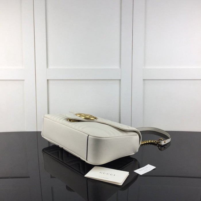 G*u*i gg marmont medium matelassé shoulder bag white