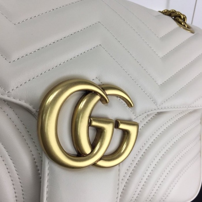 G*u*i gg marmont medium matelassé shoulder bag white