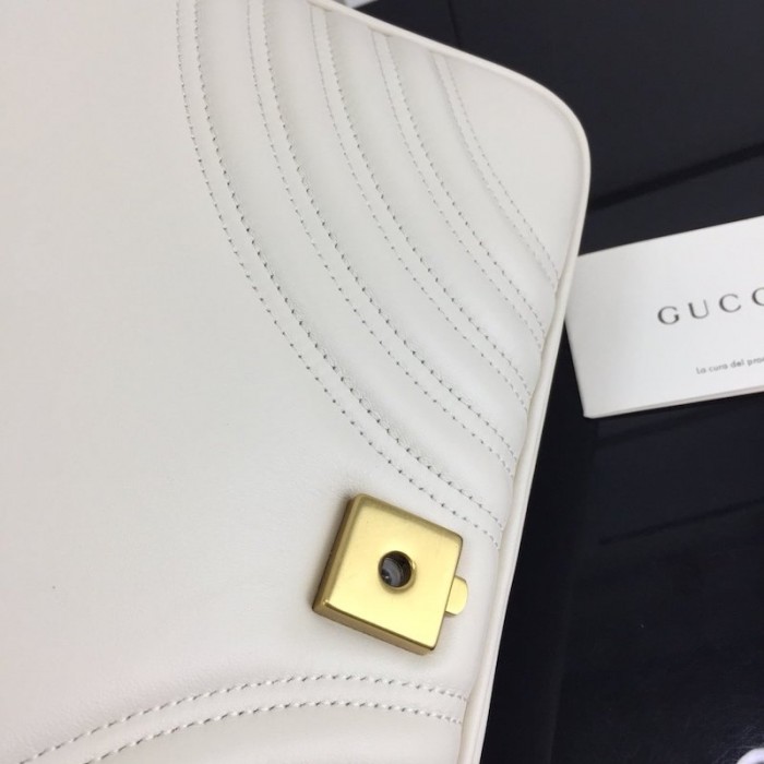 G*u*i gg marmont medium matelassé shoulder bag white