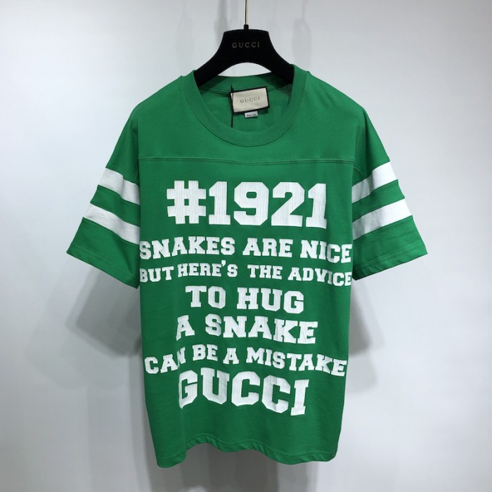 G*u*i t-shirt ''to hug a snake'' print green