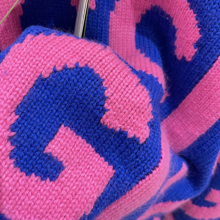 G*u*i wool jumper with G*u*i intarsia blue and pink ‎763672