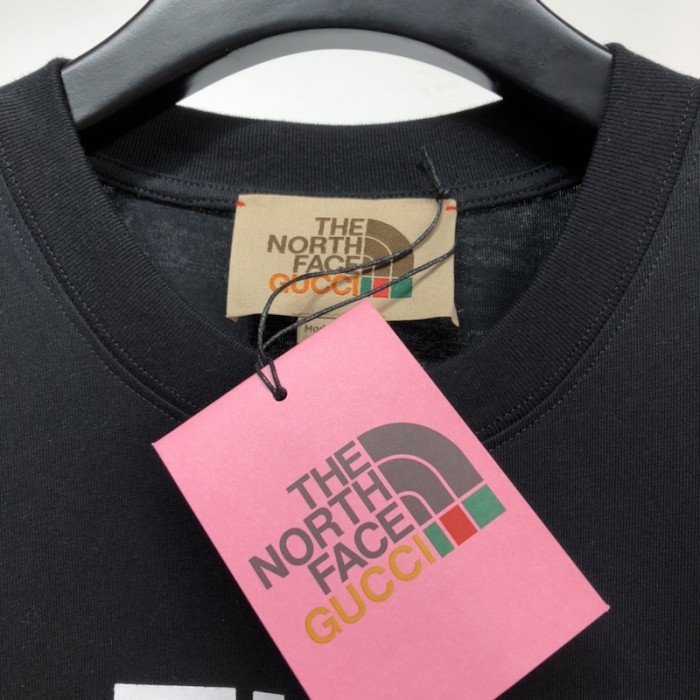 G*u*i x the north face t shirt black