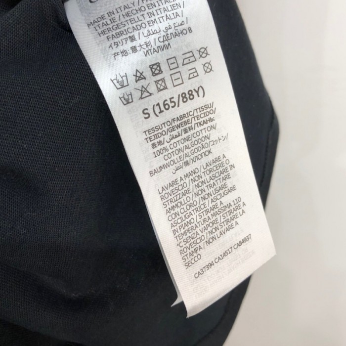 G*u*i x the north face t shirt black