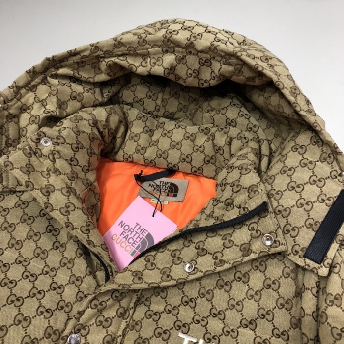 G*u*i x the north face print jacket beige