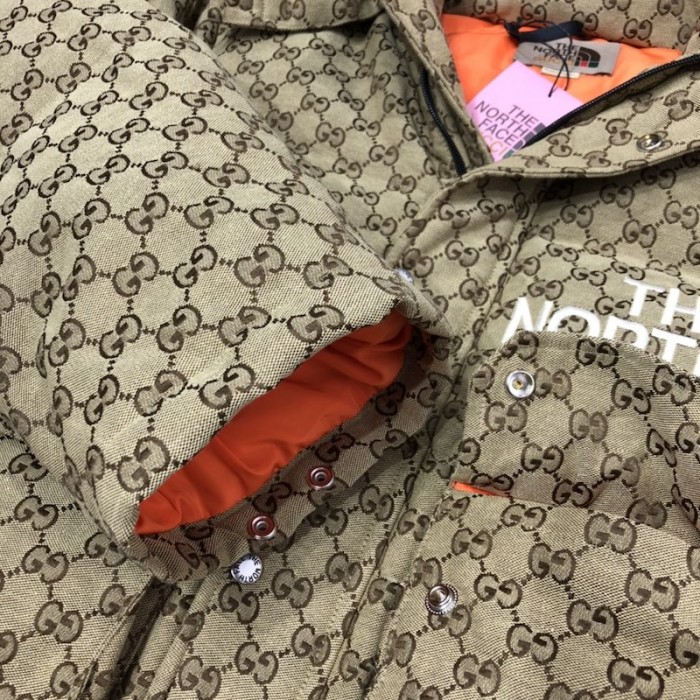 G*u*i x the north face print jacket beige