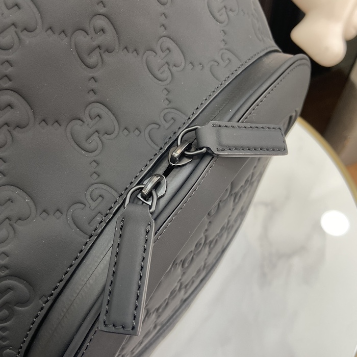 G*u*i black gg rubber-effect leather backpack ‎771280
