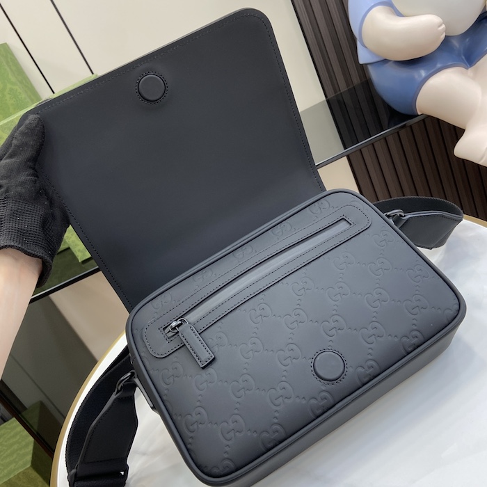 G*u*i black gg rubber-effect leather gg crossbody bag ‎775097
