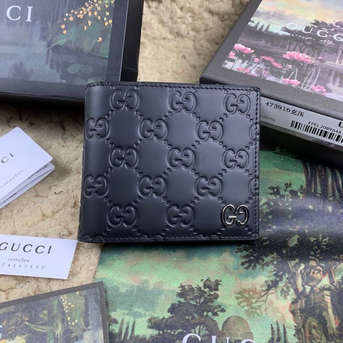 G*u*i signature leather wallet black