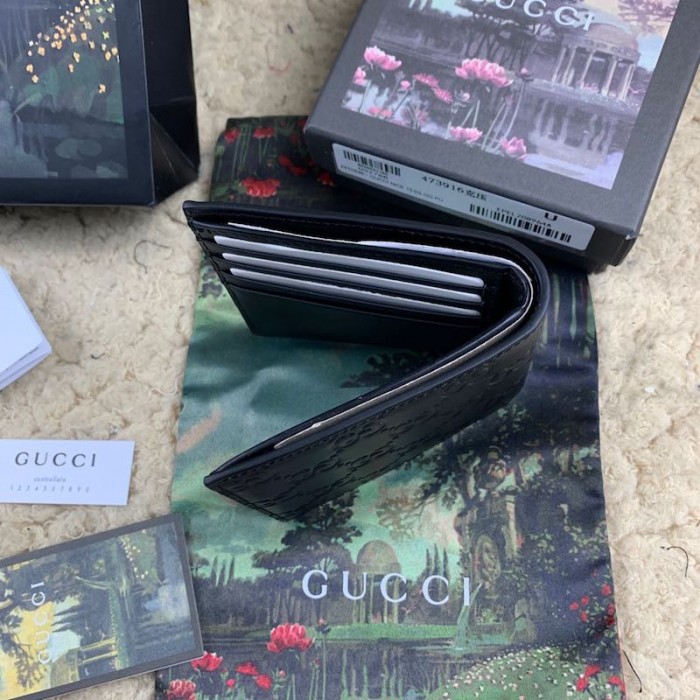 G*u*i signature leather wallet black