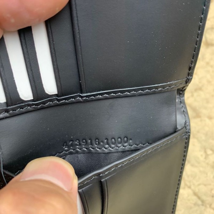 G*u*i signature leather wallet black