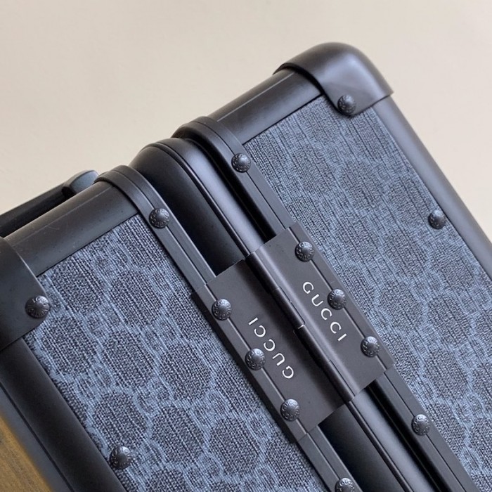 G*u*i globe-trotter black gg canvas luggage