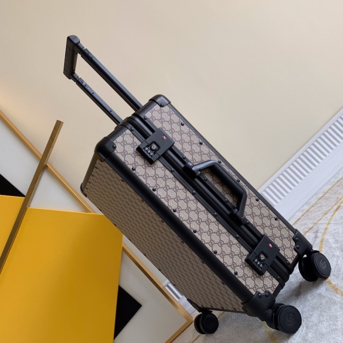 G*u*i globe-trotter beige gg canvas luggage