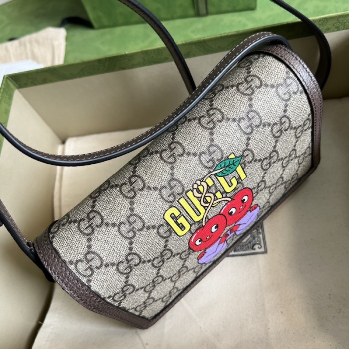 G*u*i cherry print mini bag ‎700733