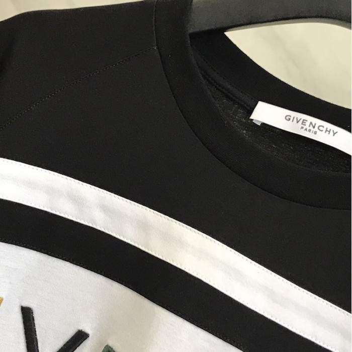 Givenchy Paris 4G Contrasting T shirt Black / Rainbow