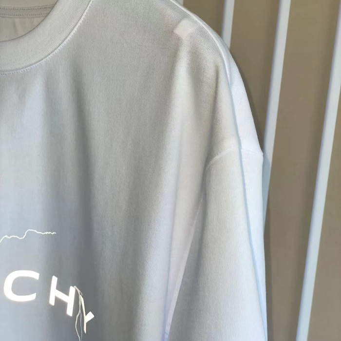 Givenchy Boxy fit t-shirt in cotton with reflective artwork White