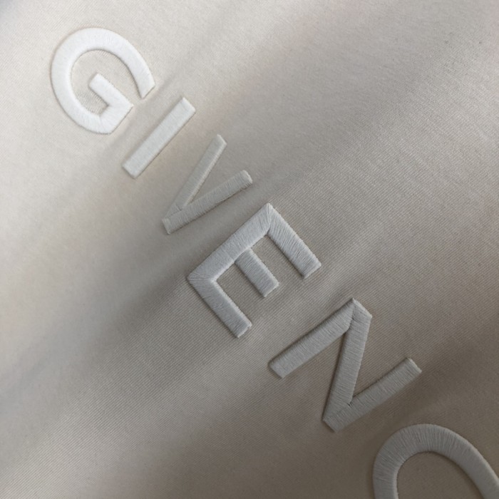Givenchy T-shirt in GIVENCHY 4G embroidered jersey