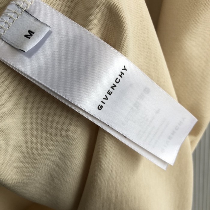 Givenchy T-shirt in GIVENCHY 4G embroidered jersey