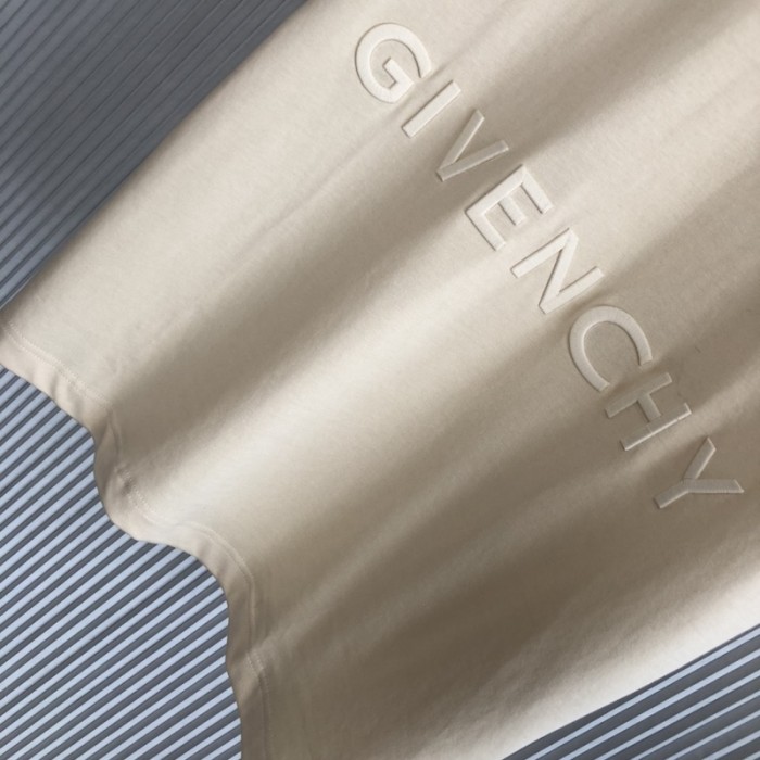 Givenchy T-shirt in GIVENCHY 4G embroidered jersey