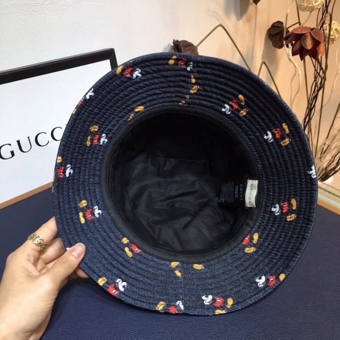 disney x G*u*i bucket hat black