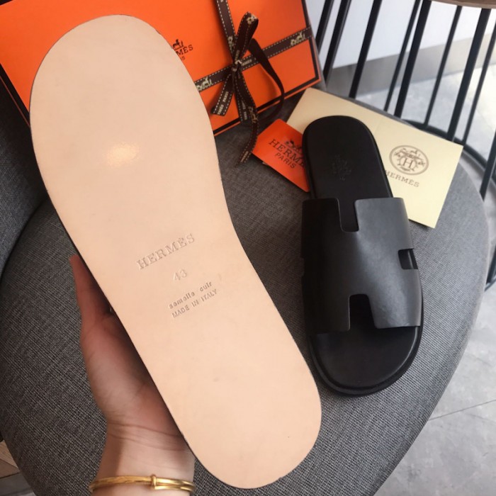 H**mes men izmir sandals in swift leather black