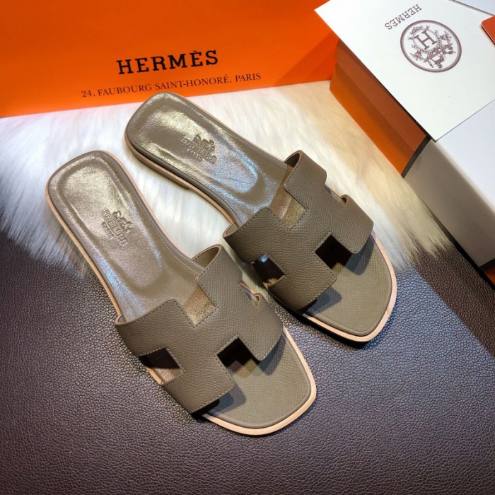 H**mes women oran sandals in epsom leather dark grey