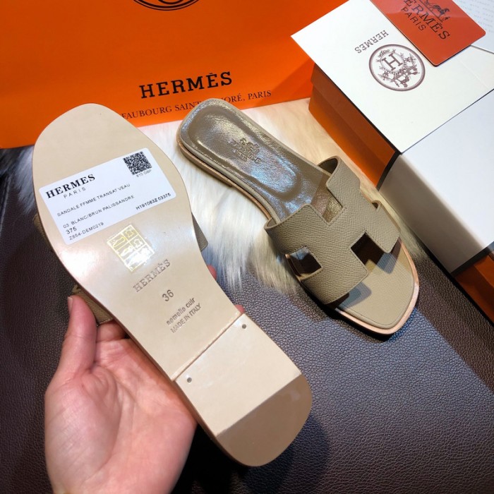 H**mes women oran sandals in epsom leather grey