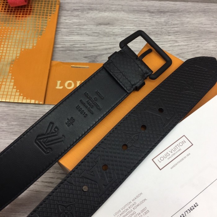l**is V*t*n speaker 40mm belt black m0615u